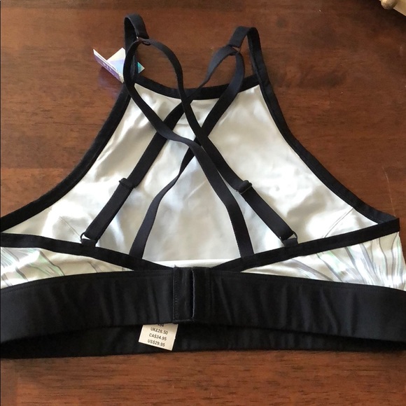 New! L Victoria’s Secret pink sports bra - Picture 2 of 2
