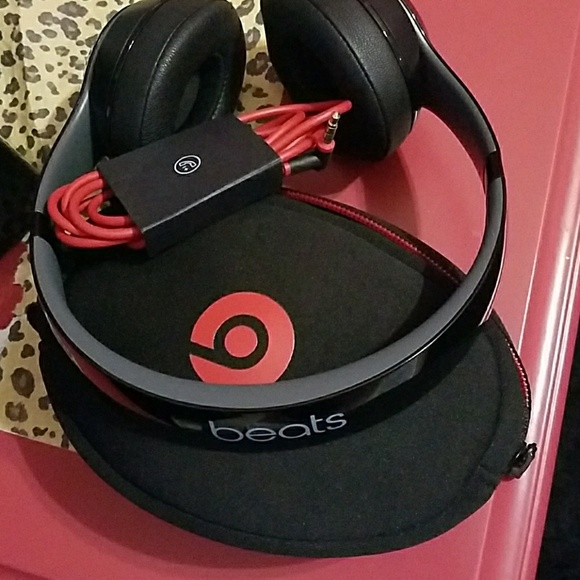 Beats - Picture 2 of 2