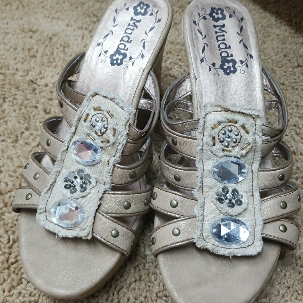 Mudd platform sandals