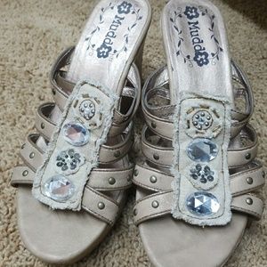 Mudd platform sandals