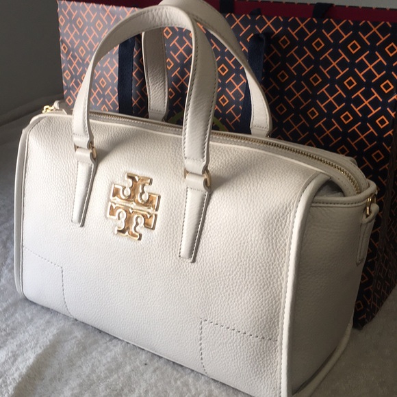 🎉 HP🎉Tory Burch large Britten in ivory - Picture 2 of 8