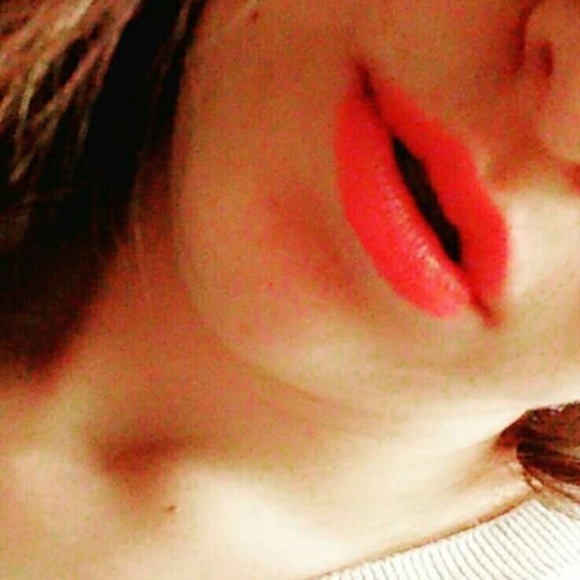 Meet your Posher, Stephanie - Picture 1 of 1