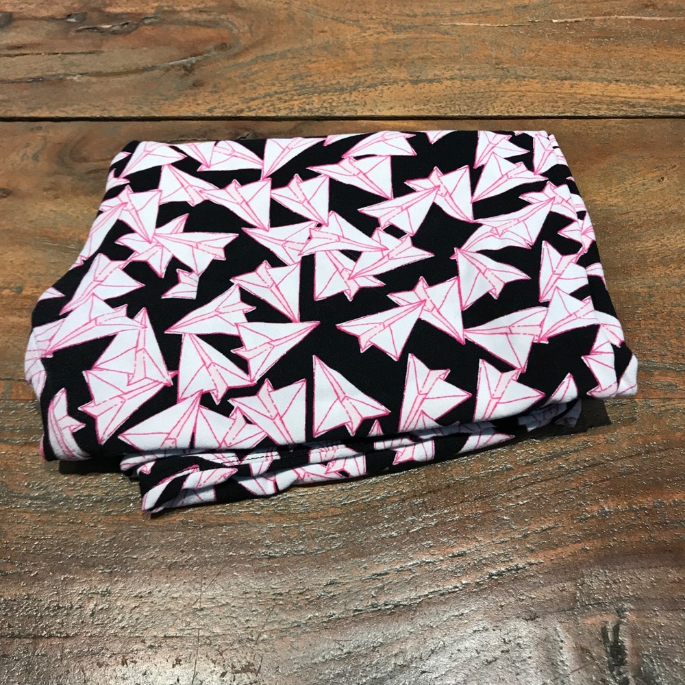 Paper Airplane - Tall and Curvy LuLaRoe leggings