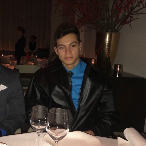 Meet your Posher, Max - Picture 1 of 1