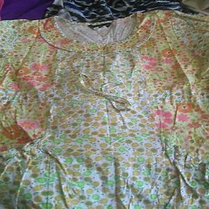 Scrub top size small