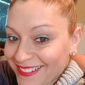 Meet your Posher, Denise