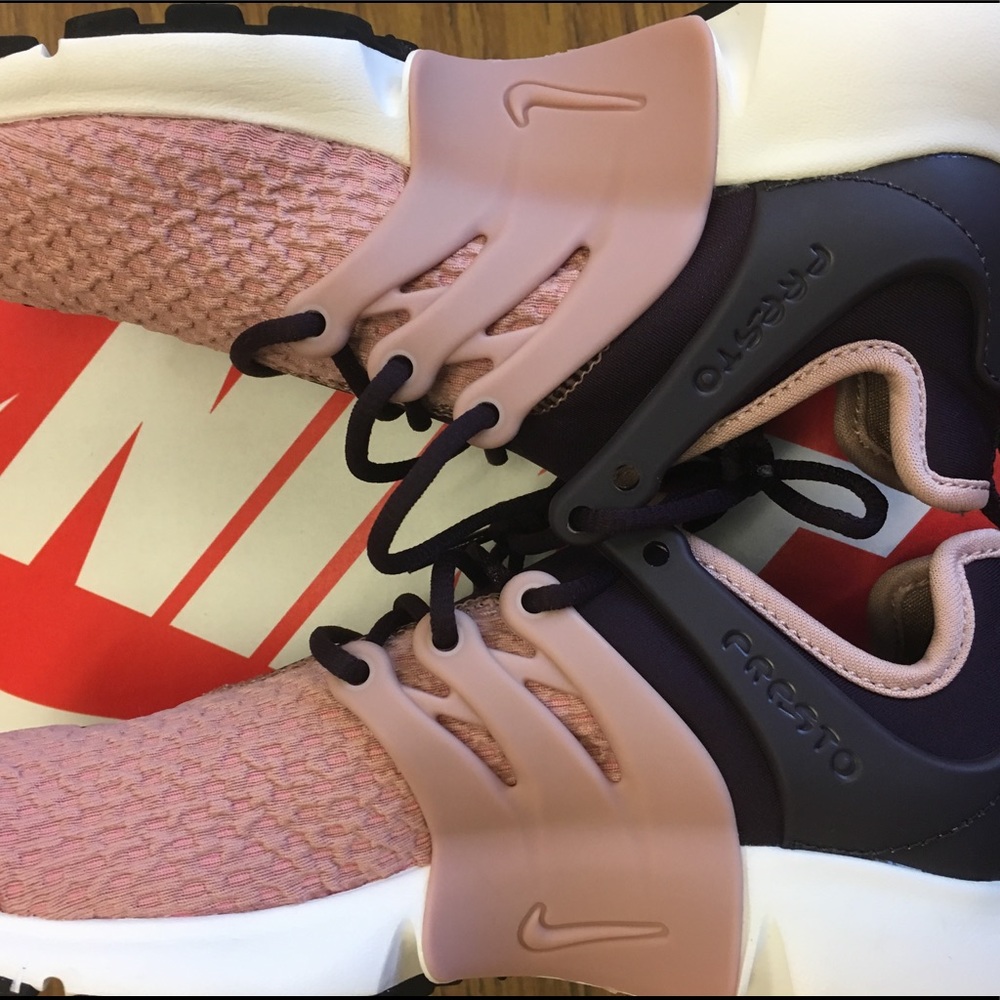 Women's NIKE AIR PRESTO Sneakers NIB! Size 6.