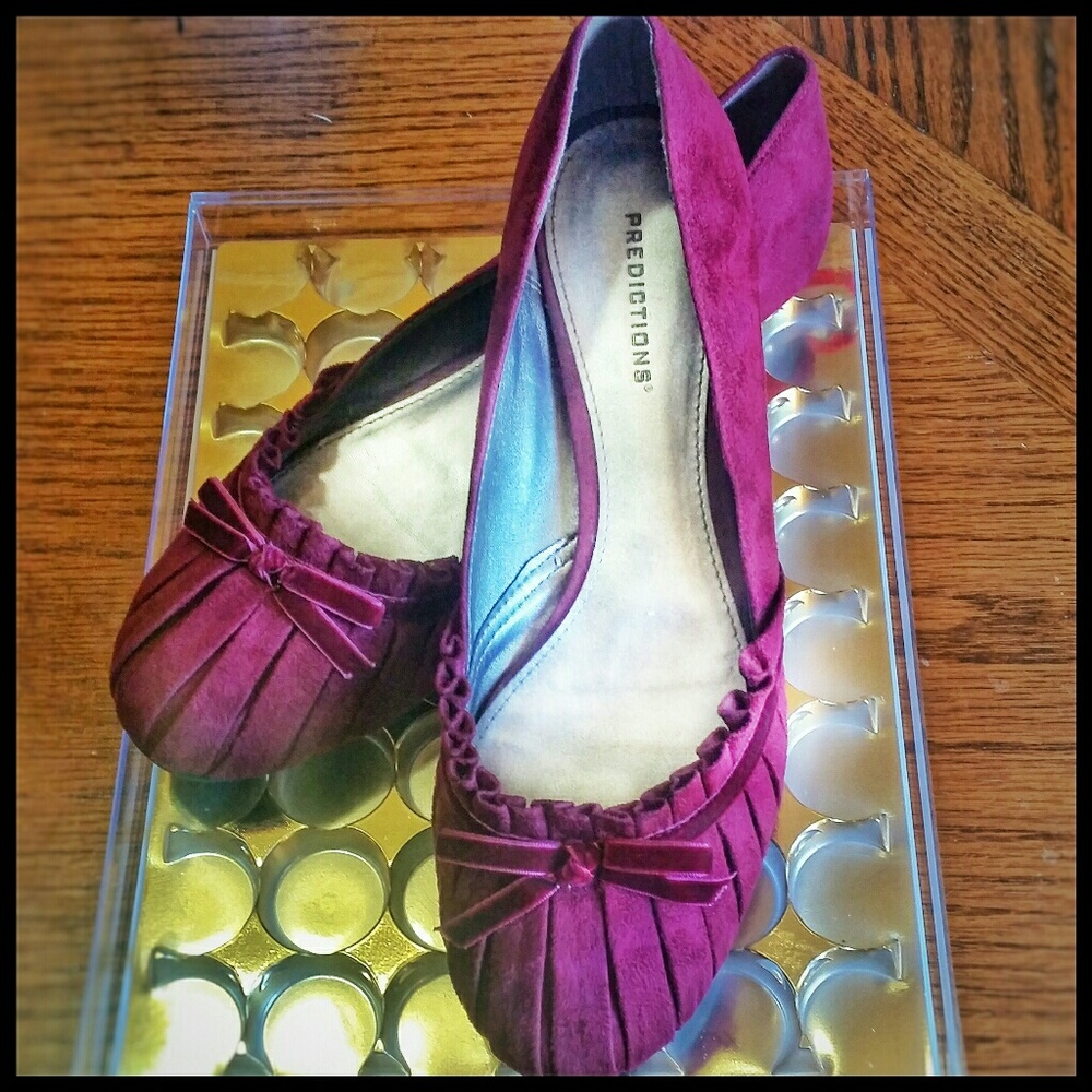 💋 Beautiful Burgundy Vegan Suede Ballet Flats