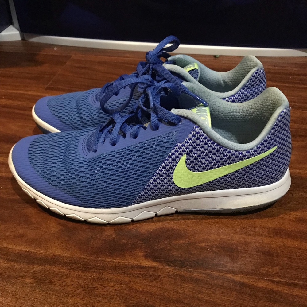 Women’s Nike Flex Experience shoes