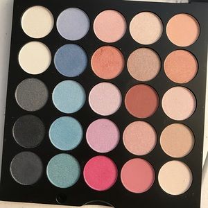 Forever 21 Eyeshadow Palette 25 Pink/Multi