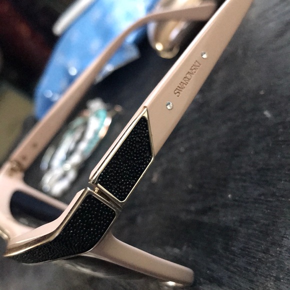 Swarovski women’s retro glasses