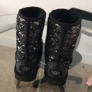 Black uggs