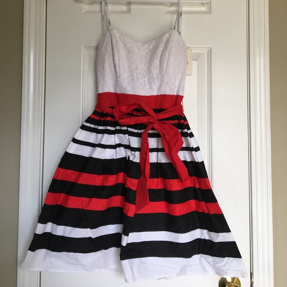 NWT b darlin sweetheart strapless dress with bow