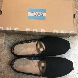 Toms Black/ Black 7.5