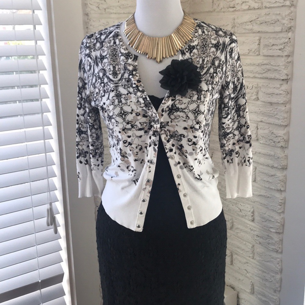 🔵Gorgeous cardigan, like NEW🔵