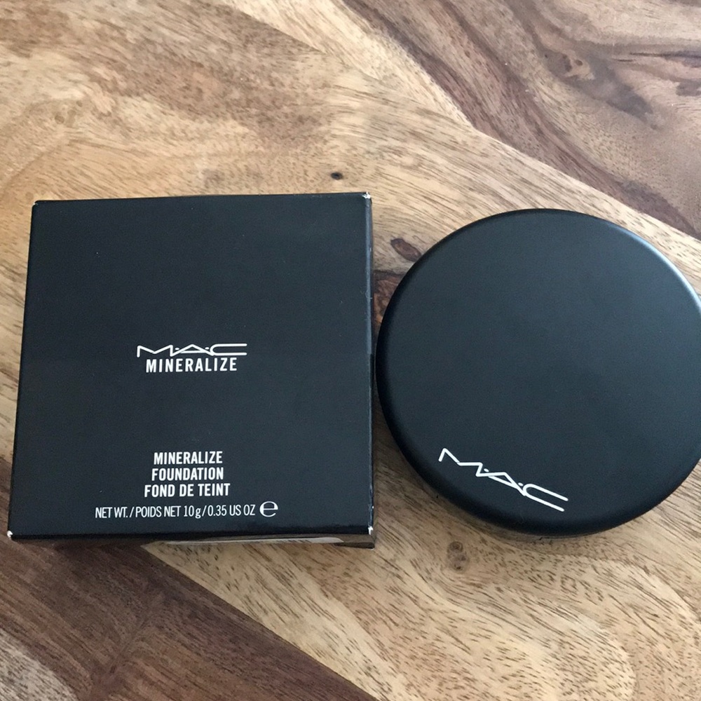 Mac Mineral Foundation NW20