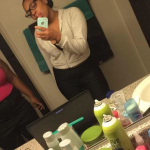 Meet your Posher, Janeil