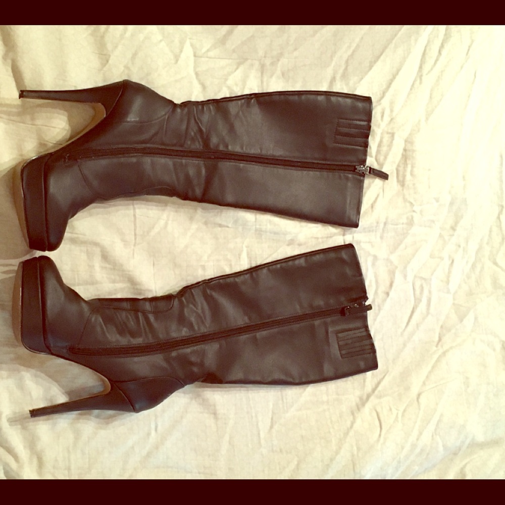 Moira size 9 high heel black boots.
