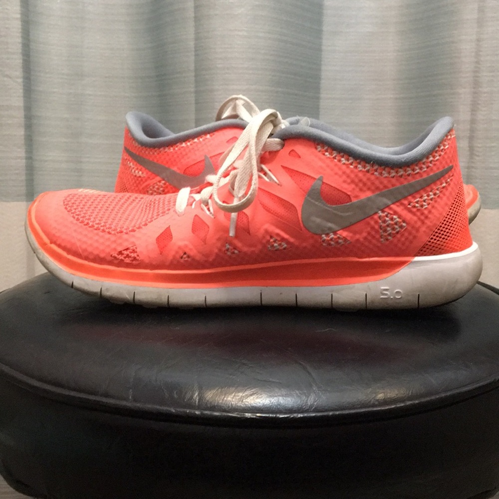 Youth size 5 Nike free