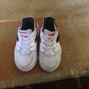 Nike Huarache shoes in great condition!