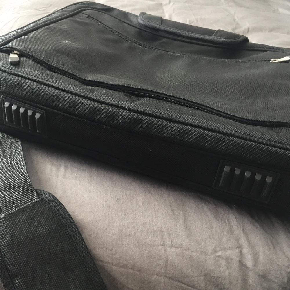 Dell Briefcase/laptop bag - Picture 2 of 8