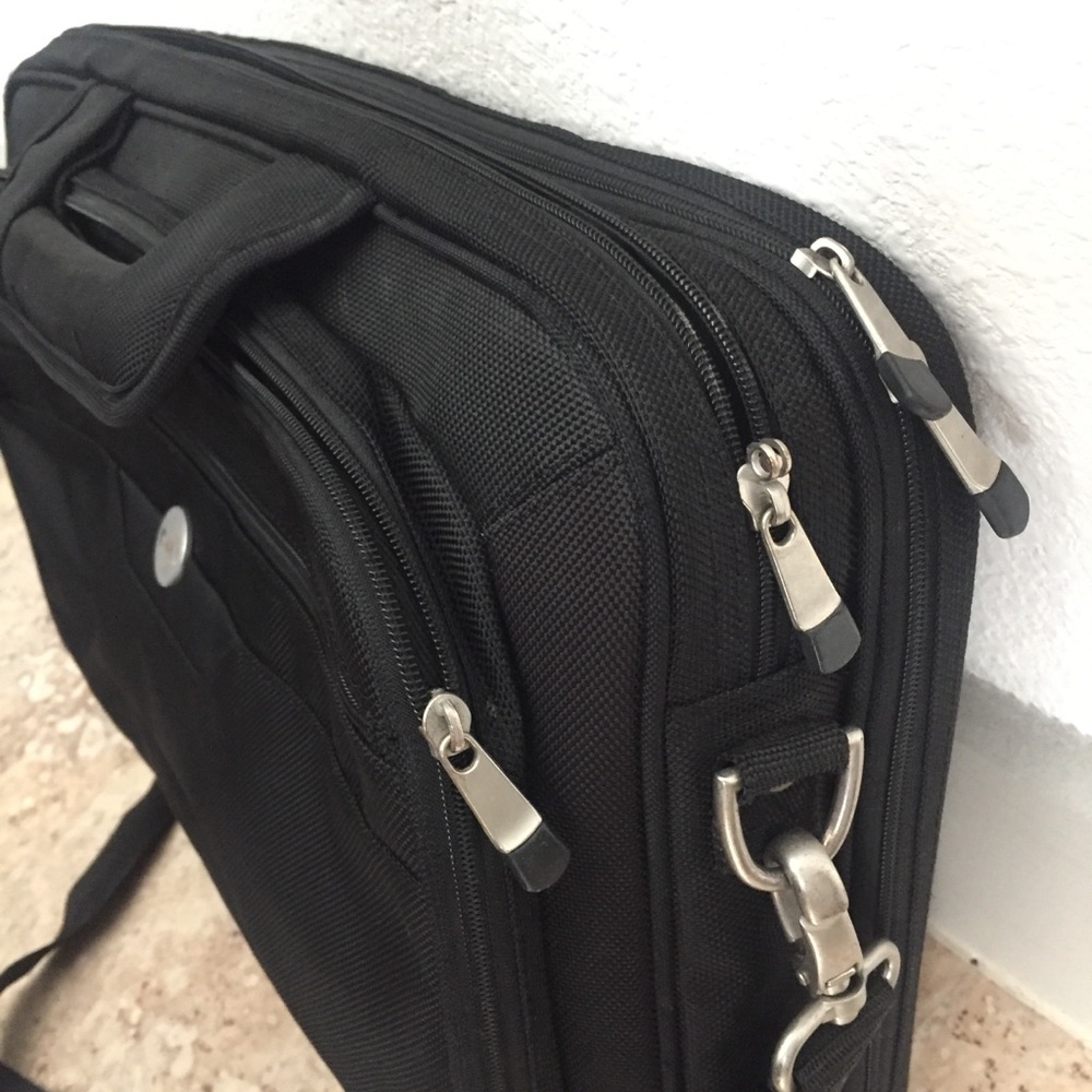 Dell Briefcase/laptop bag - Picture 3 of 8