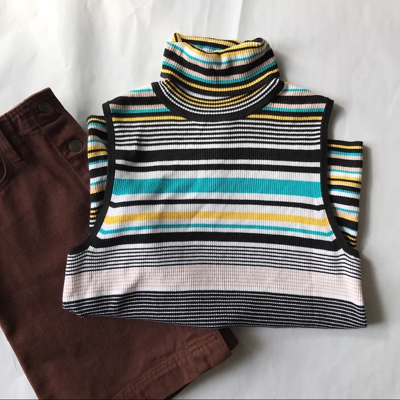 Liz Claiborne Sweaters - Liz Claiborne sleeveless turtle neck sweater