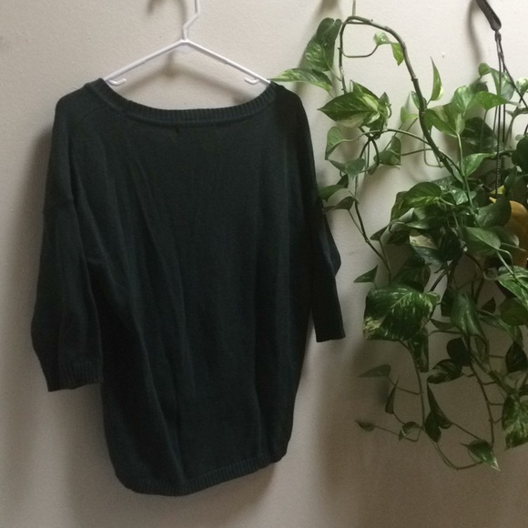 Dark green sweater, cropped in front long in back - Picture 6 of 6
