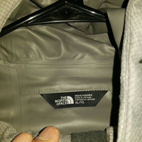NORTH FACE WIND JACKET - Picture 2 of 2
