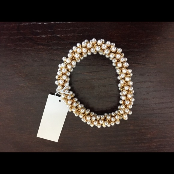 Banana Republic Jewelry - Banana Republic Factory Pearl Elastic Bracelet New