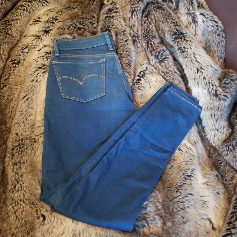 Levi's jeans 710 size 27