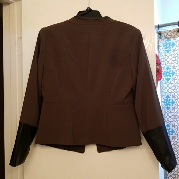 Blazer - Picture 2 of 2