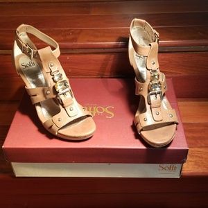Sofft Brown Sandal/Heel With Gold Jewels