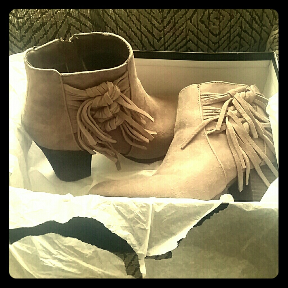 Fergie boots