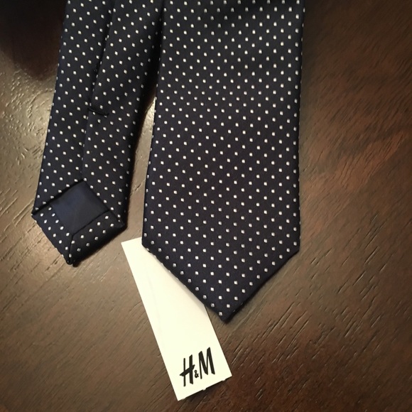 H&M Navy with lavender dot skinny tie - Picture 2 of 2