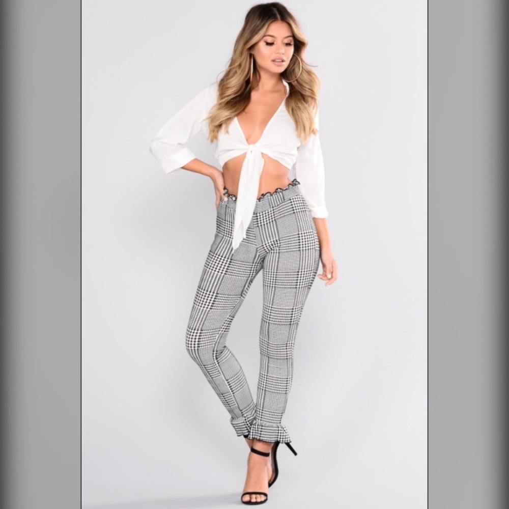 ❣️🆕 Black and White Gray Pants ❣️🆕