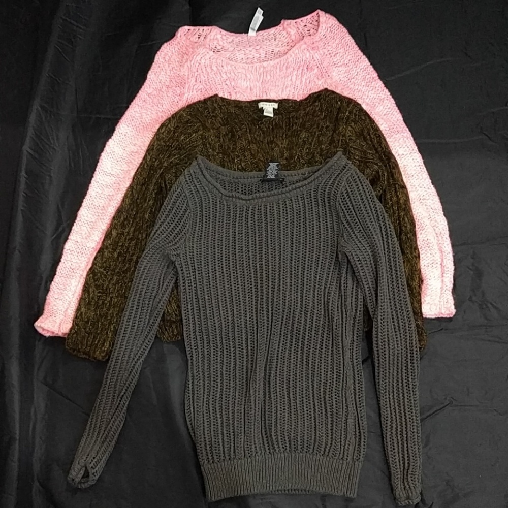 make me an offer : bundle of 3 brands Xs/S