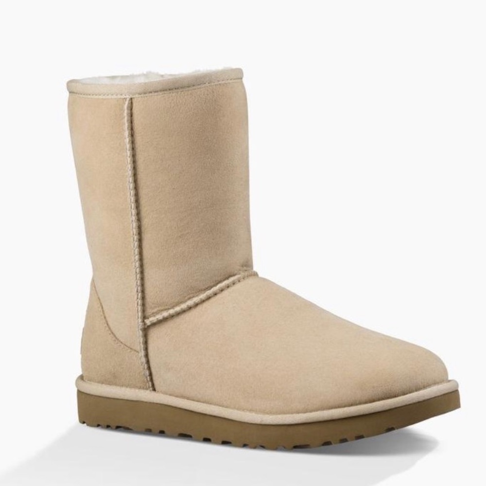 New Ugg classic short boot size 10