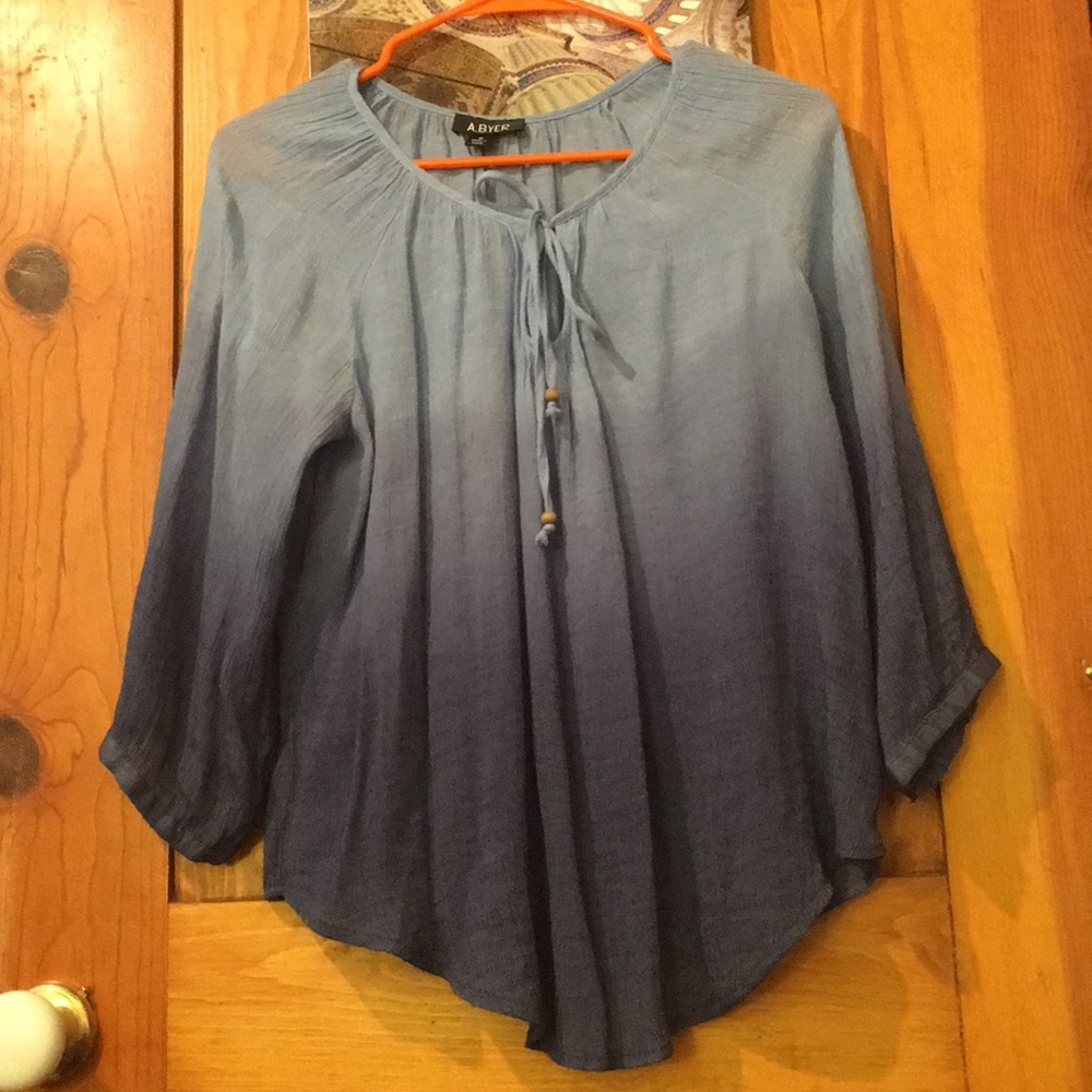 Gorgeous blue ombré blouse - Amy Byer
