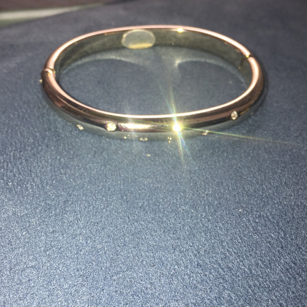 Silver clasp bracelet