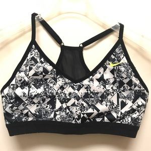 2 sports bras bundle! XL Nike and Jessica Simpson