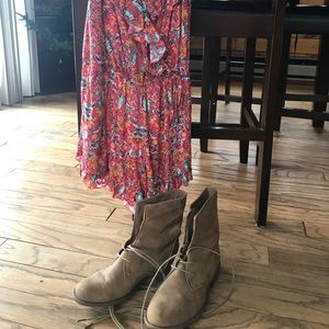 SIZE 7 1/2 - SMELL LIKE NEW. Cute rustic boots.