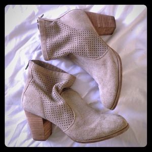American Eagle Booties