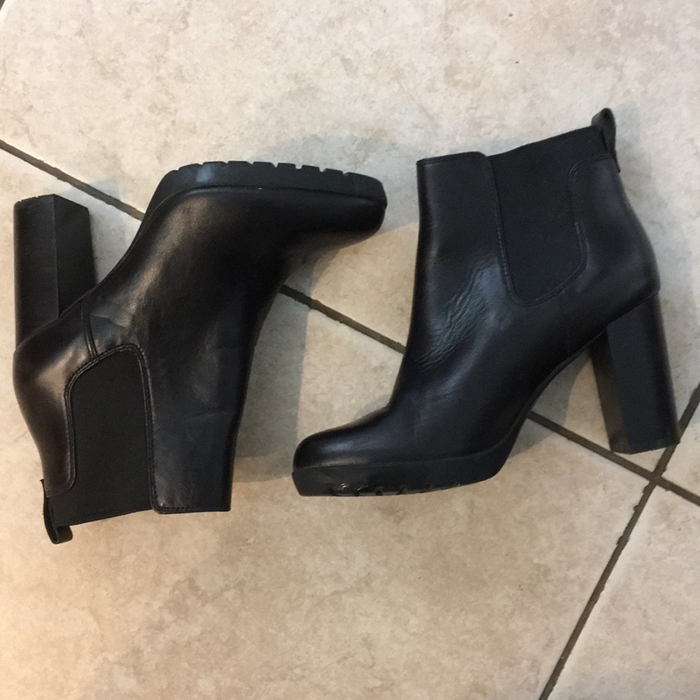 Clark’s artisan Chelsea boots