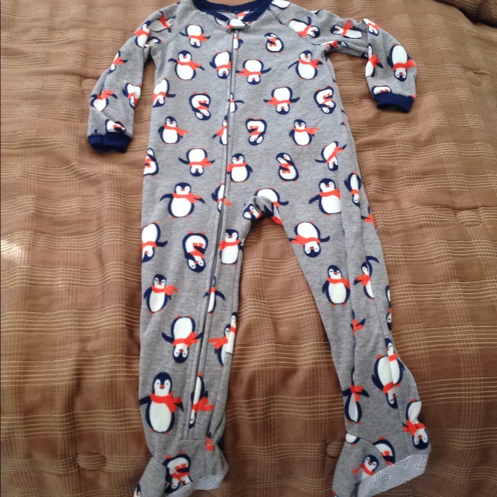 Carter's just for you grey pj onsie with penguins