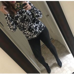 Old Navy FALL SALE 🍂 ⬇️B&W Floral Top