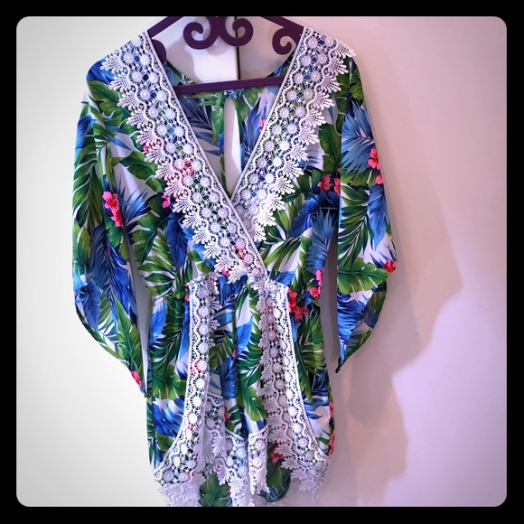 Adorable flower short romper with lace - Picture 1 of 4