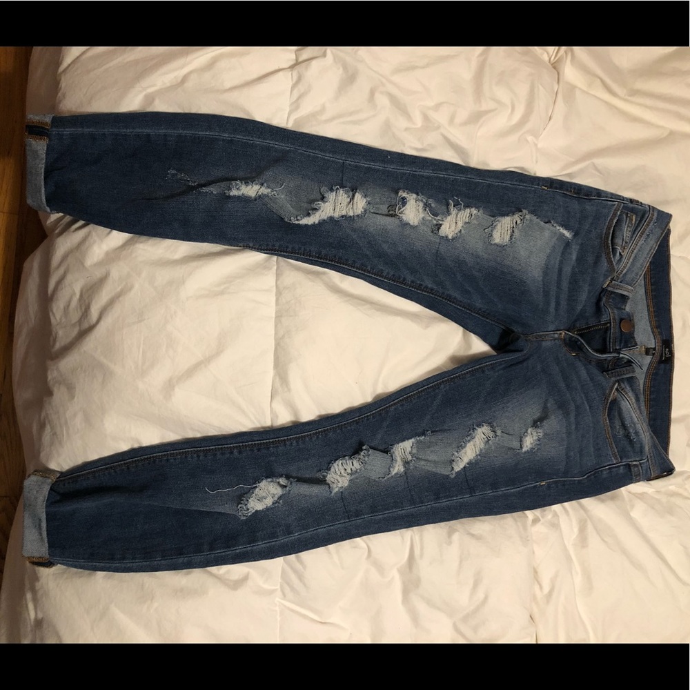 Ripped crop jeans