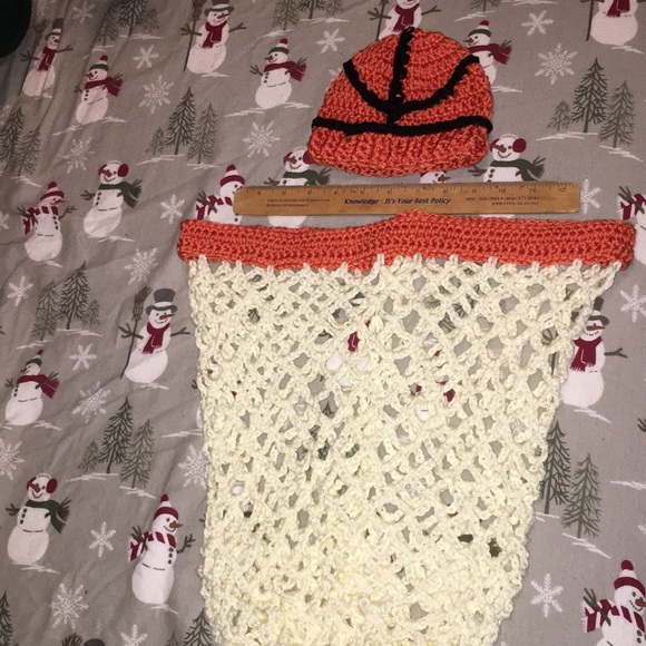 Basketball set Baby cocoon/wrap matching beanie - Picture 2 of 7