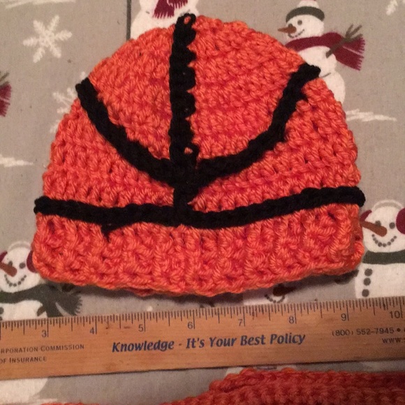 Basketball set Baby cocoon/wrap matching beanie - Picture 3 of 7